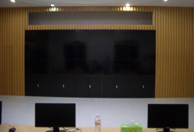 3*1 Vertical Wall Mounted LCD Digital Signage Video Wall Frameless Ultra Narrow Bezel 1.7mm