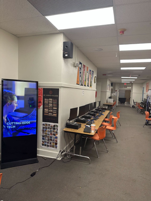 55 inch 4K Touch Screen Kiosk Indoor Interactive Education Totem For Campus